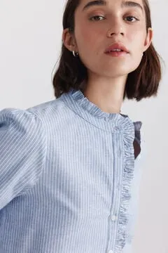 Camisa cuello mao volantes