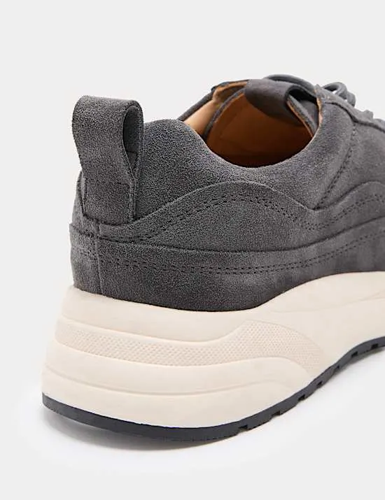 Hochwertige Wildlederturnschuhe zum Schnüren