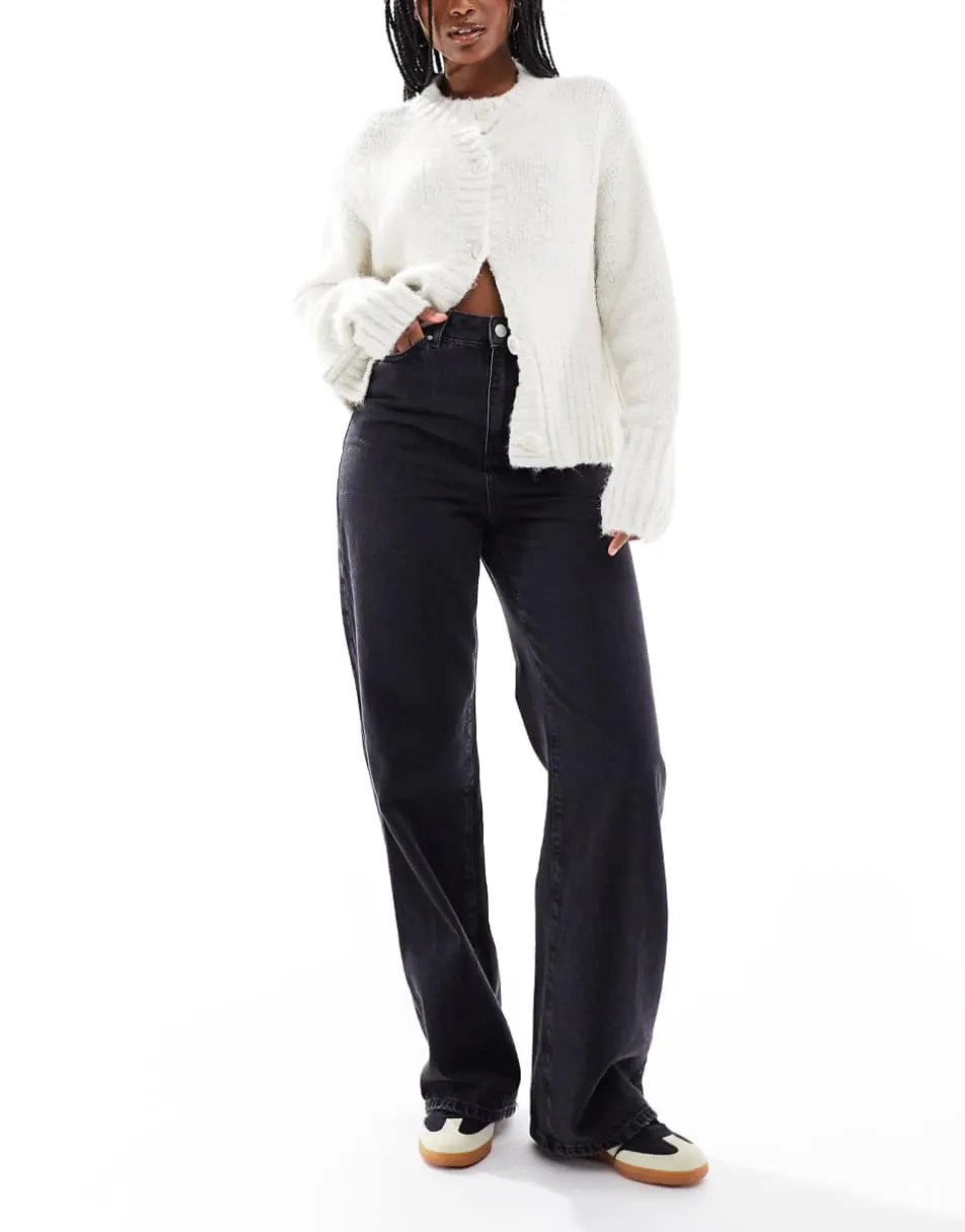 New Look Adalae wide leg jeans in black