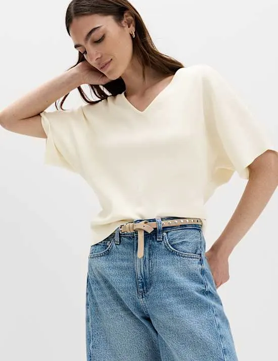 V-Neck Waisted Slim Fit Knitted Top