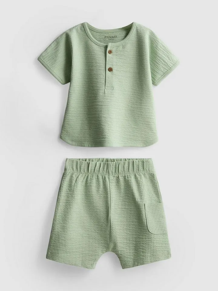 0–18 mois | Chemise et short en crêpe nouveau-né