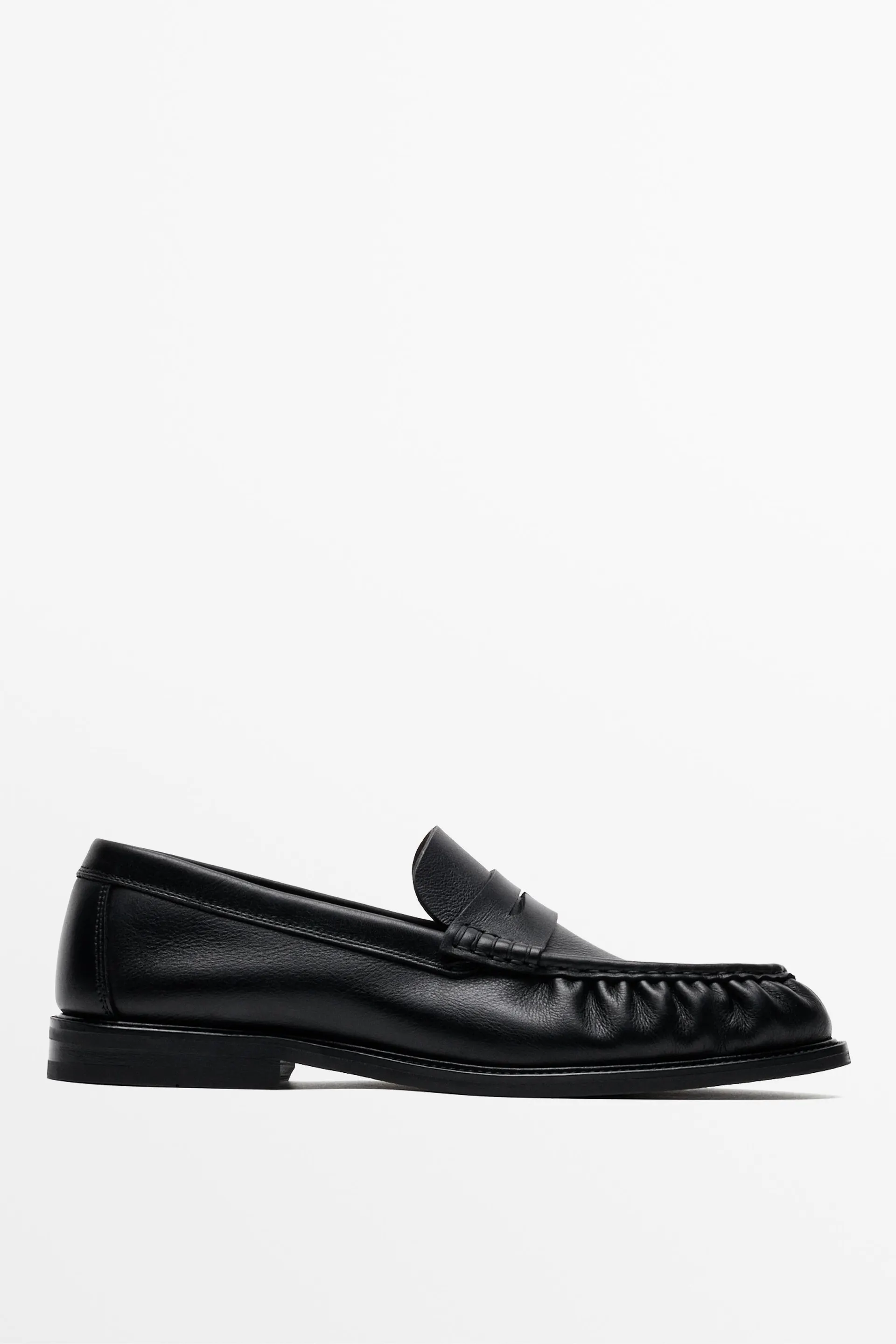 Shirred split suede leather loafer