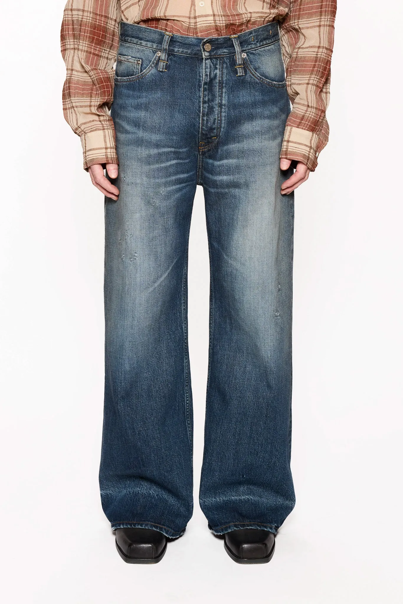 Wide-Leg Jeans