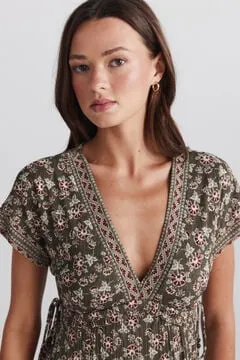 Vestido volante cintura
