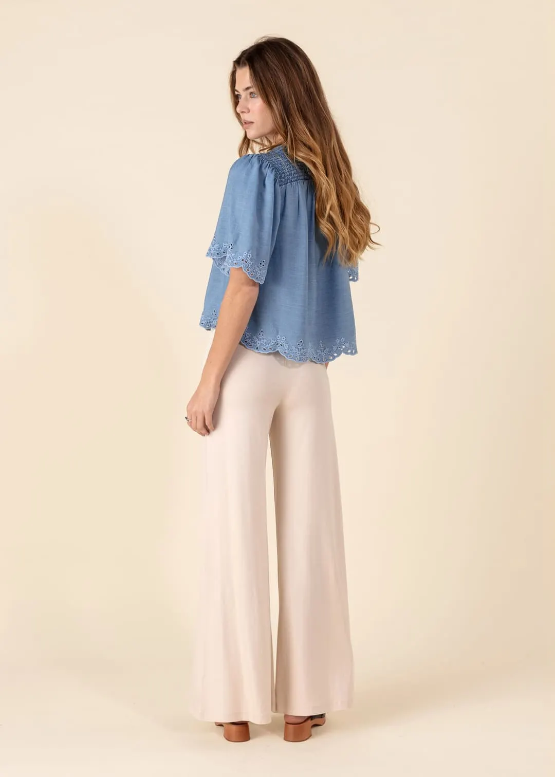 Vida högmidjade byxor