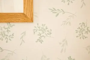 Papel pintado vinilo aplicación cola en pared Naturaleza Sage5 verde INSPIRE 53cmx10.05m superlavable apto para cocinas o baños