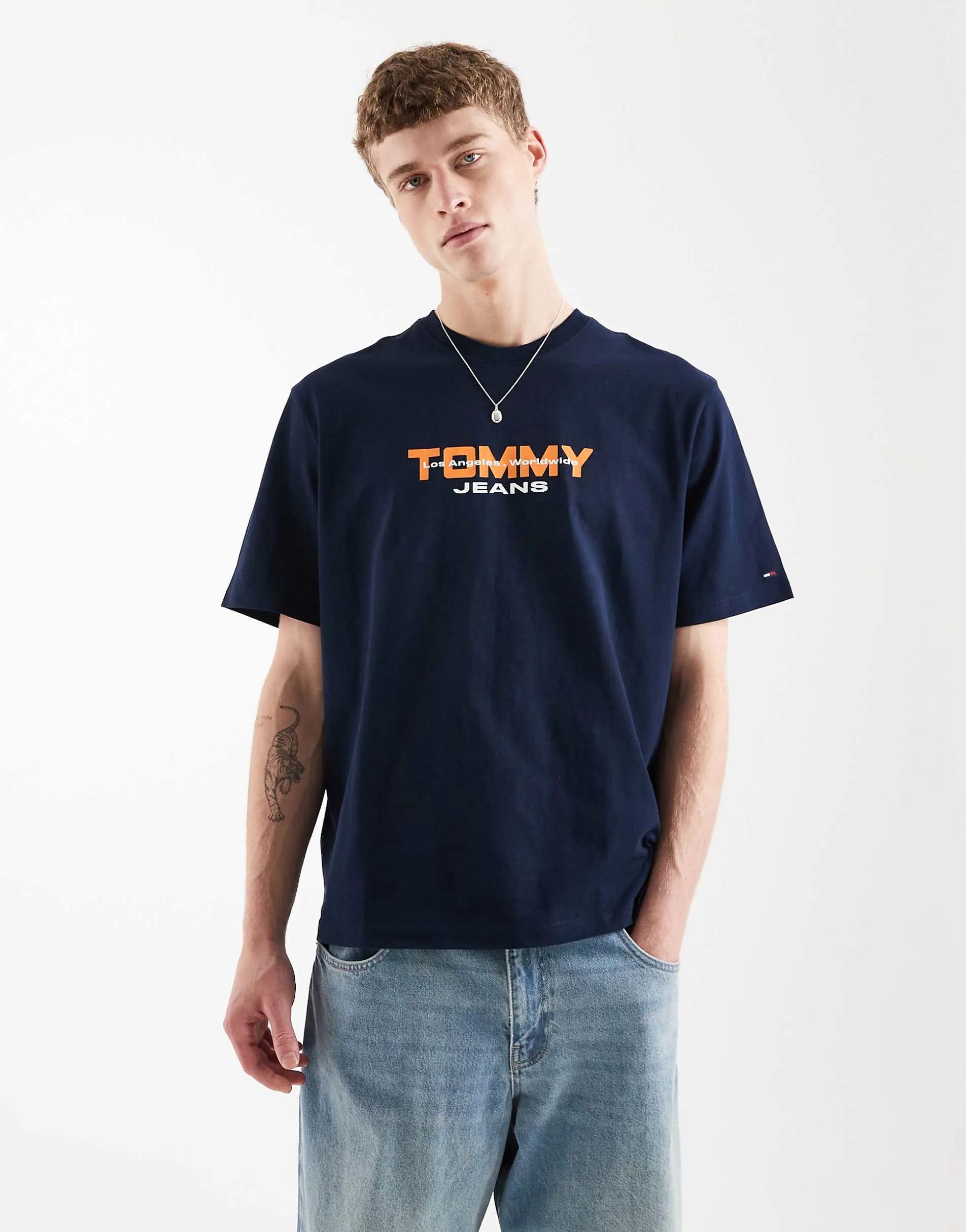 Tommy Jeans 90s block logo t-shirt in navy