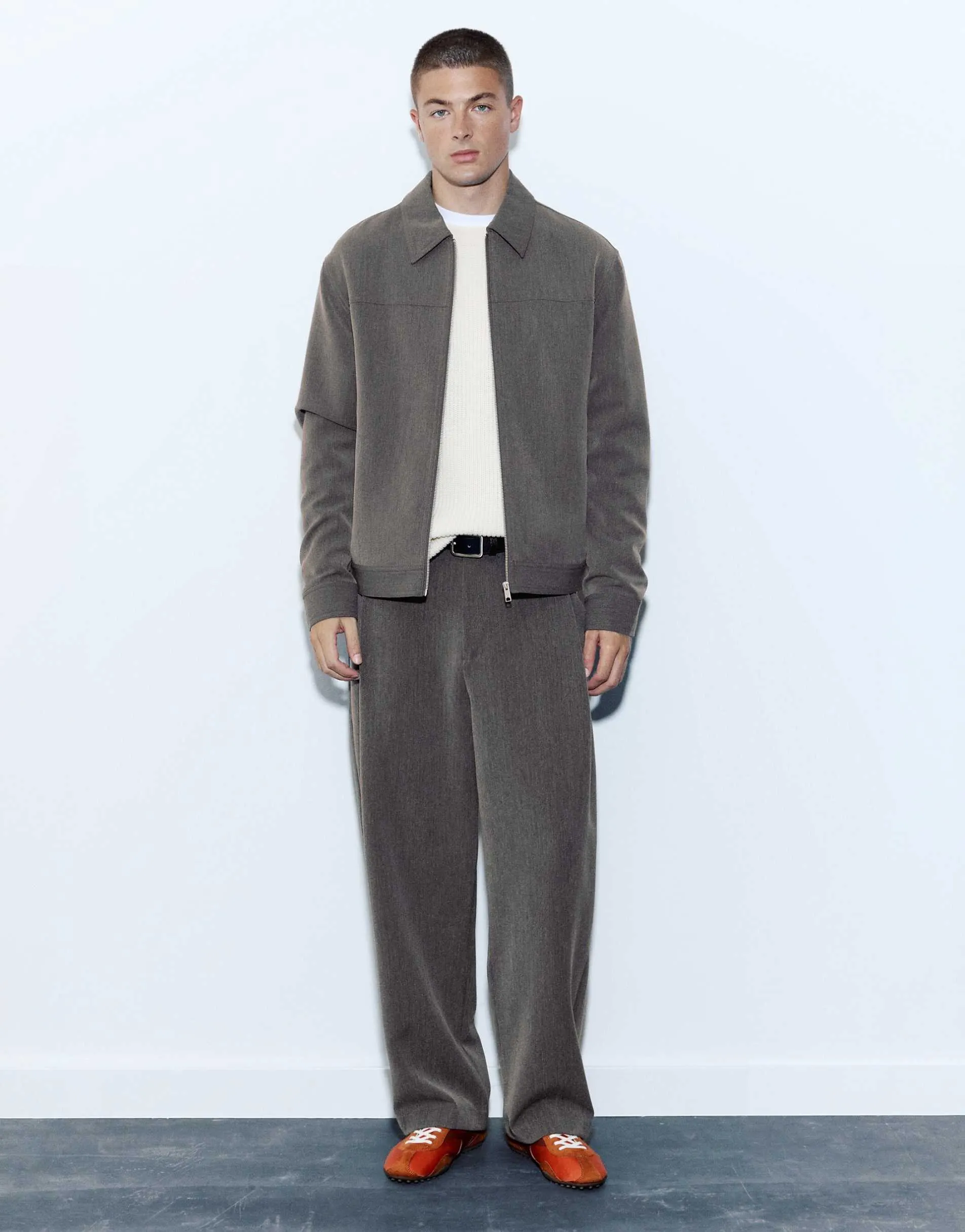 Pull&Bear Straight tailored fit trousers in grey