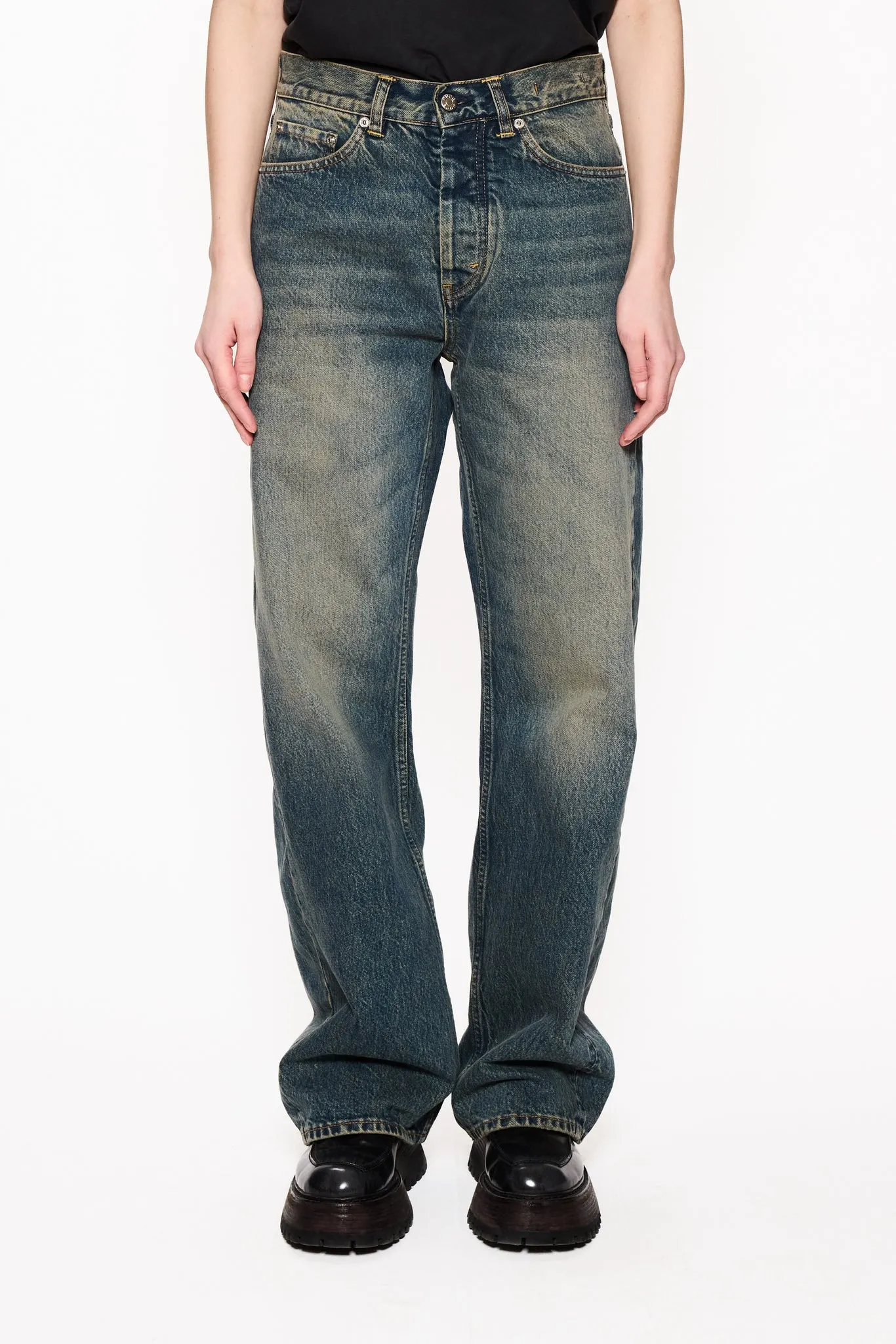 Loose-Fit Jeans