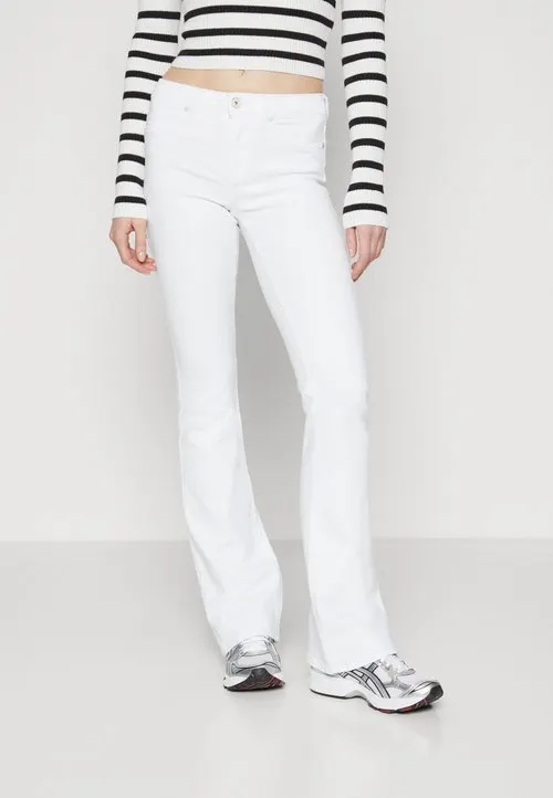 Flared fit ONLBLUSH Mid waist - Flared jeans - white