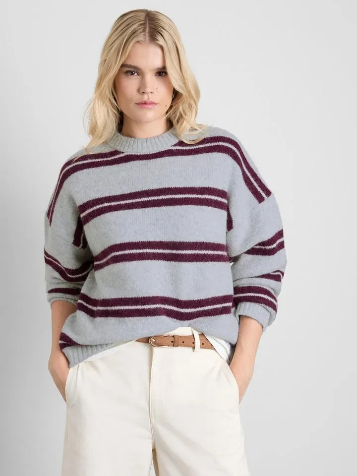 Pull en maille duveteuse à rayures et col ras-du-cou
