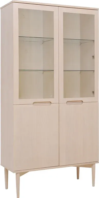 Karmøy vitrine 95 x 41 H: 190 cm, hvitpigmentert eikefiner, med ledlys