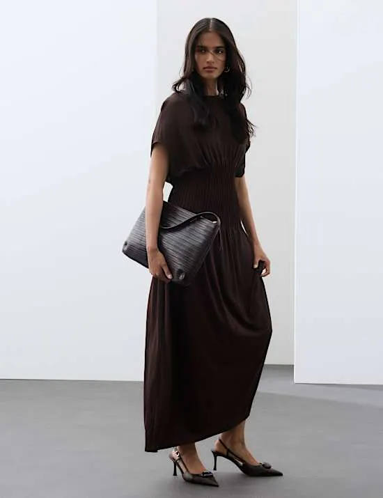 Jersey-Maxikleid mit Biesen
