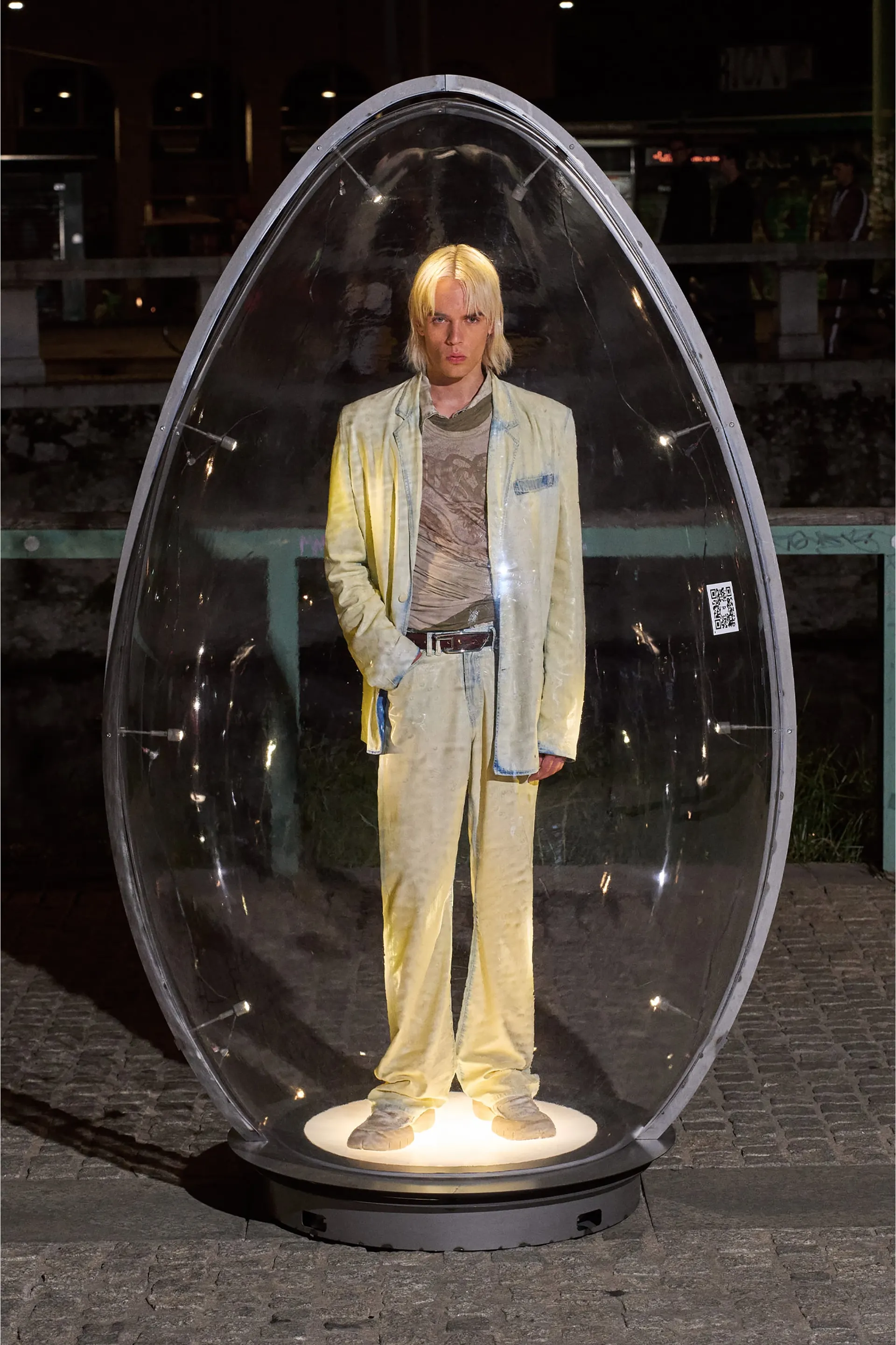 Blazer in fluid X-Ray bleach denim