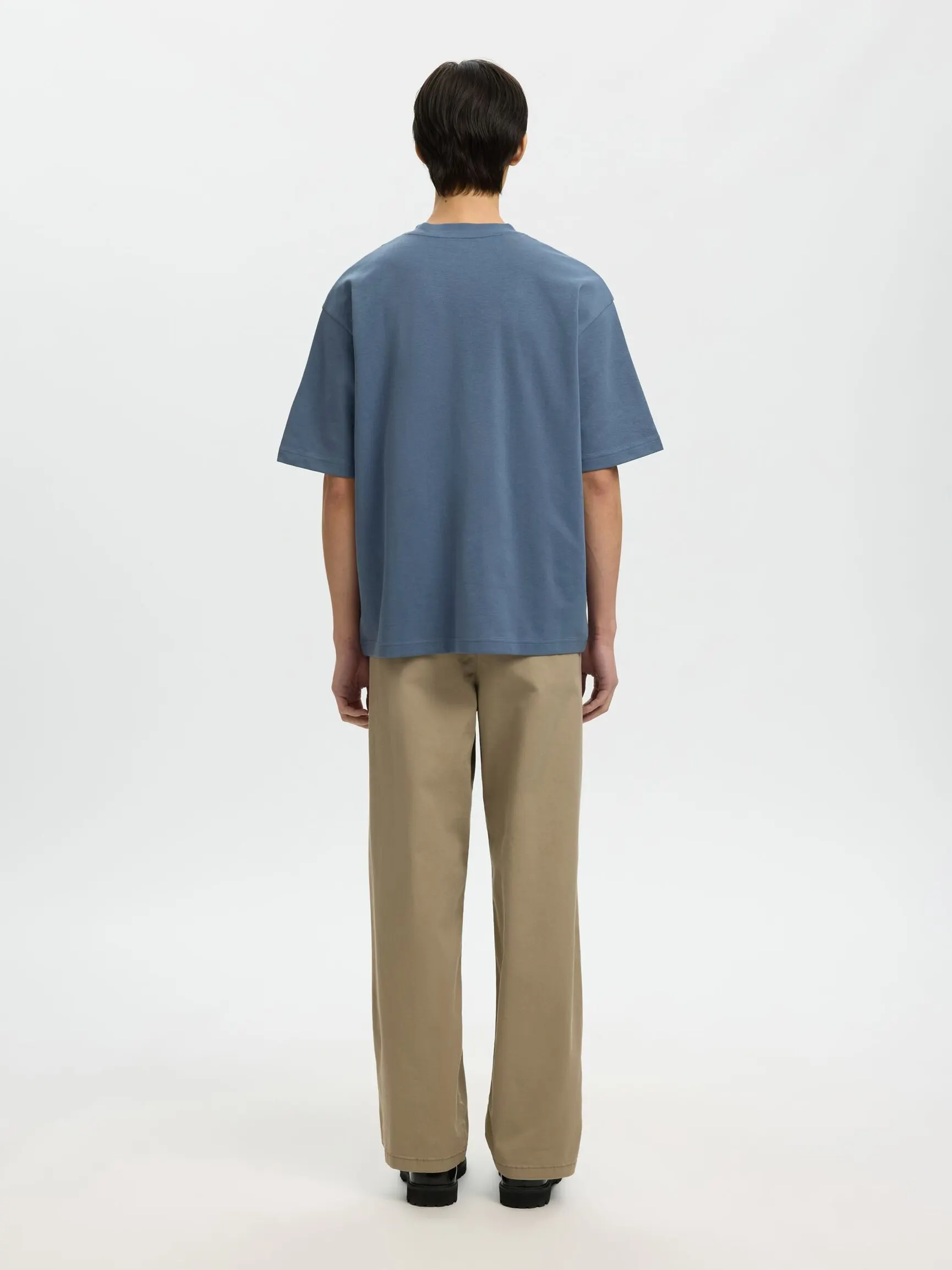 LOOSE FIT T-SKJORTE