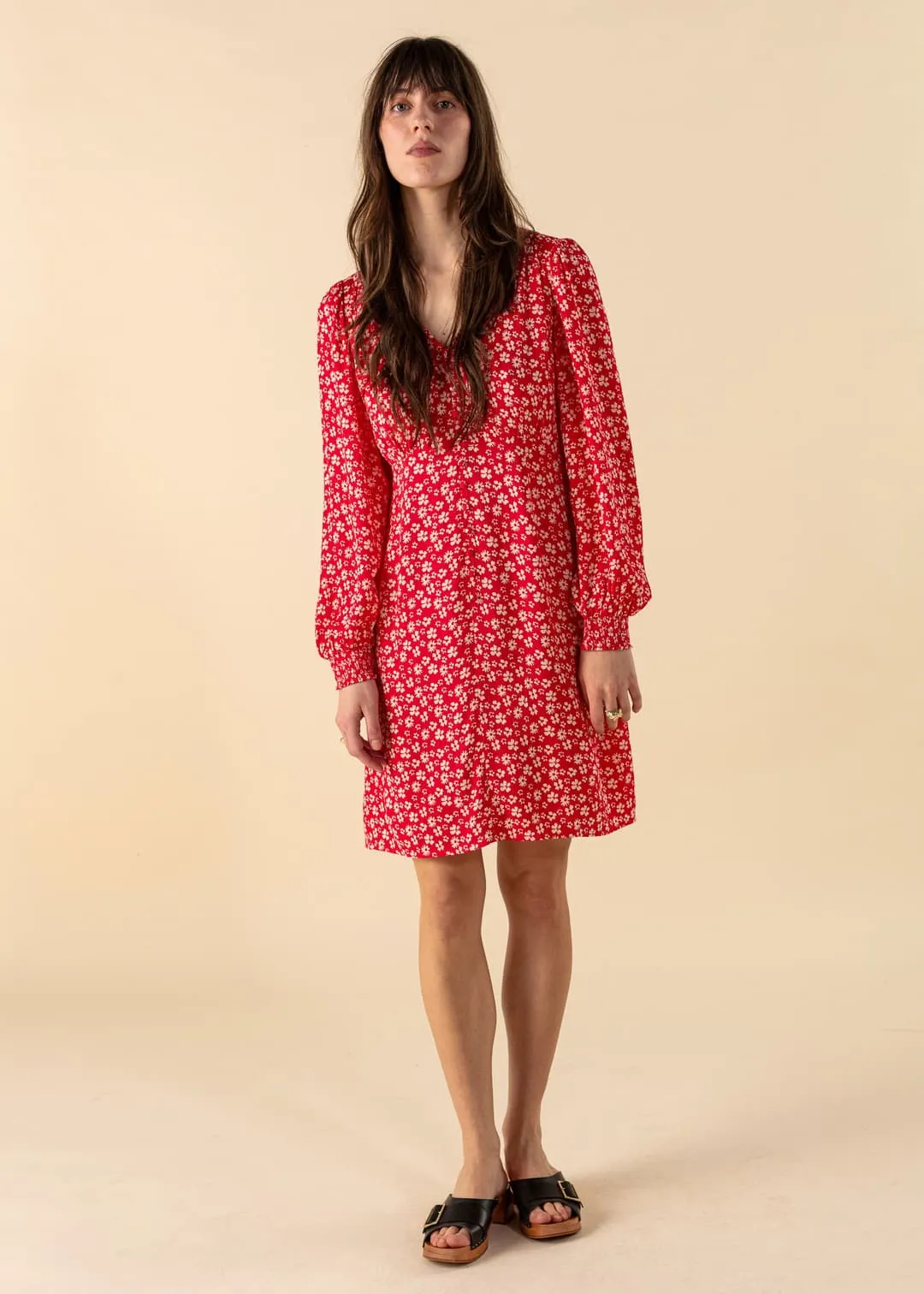 Blommig kort klänning