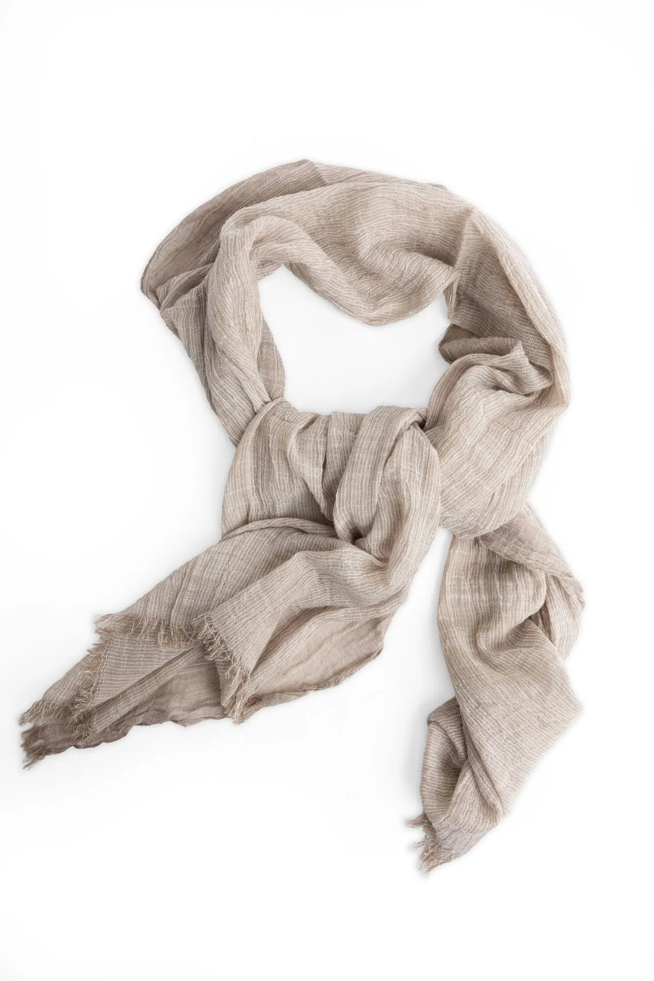 Bruine sjaal met rafelrand