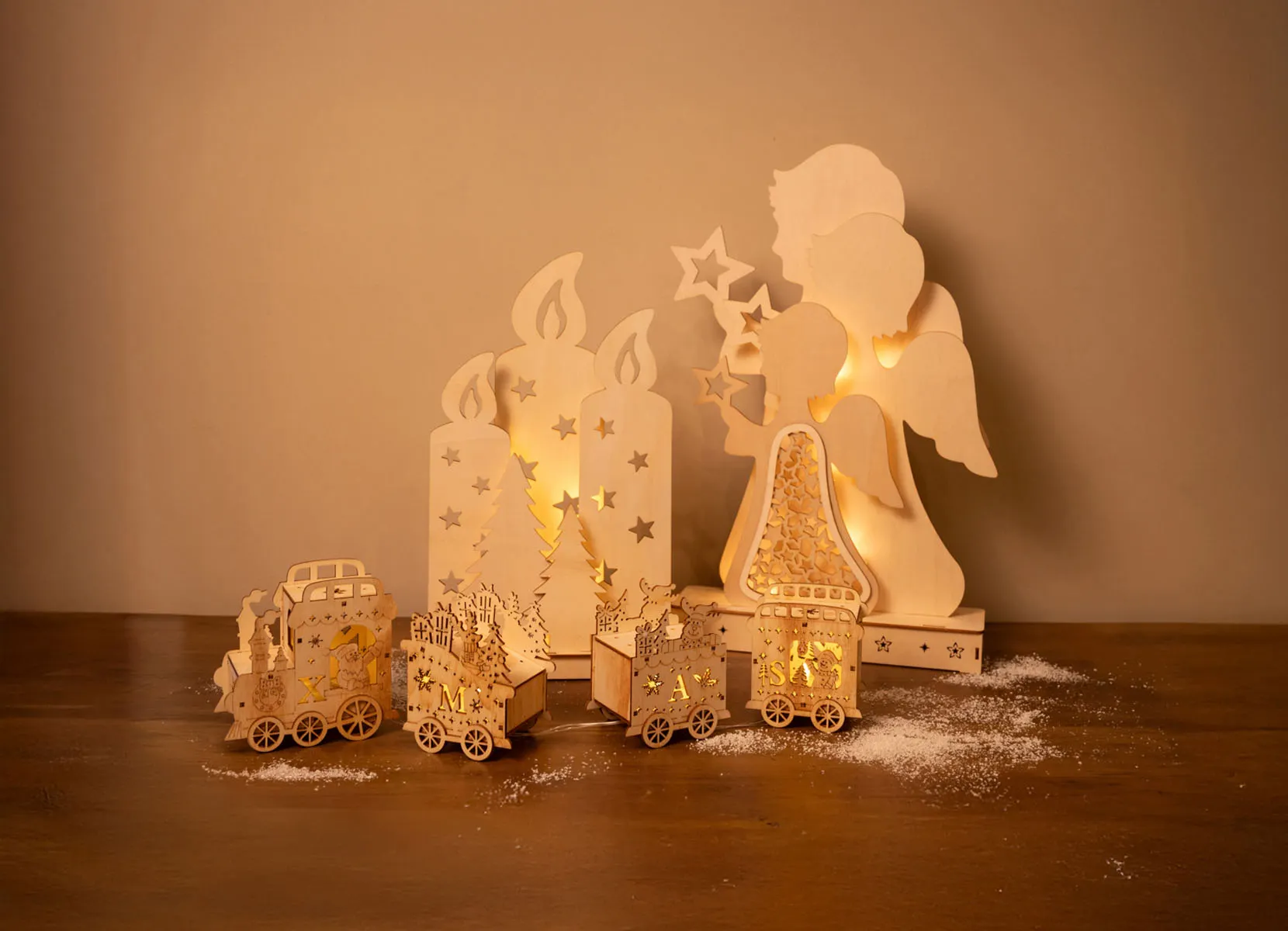 Weihnachtsdeko Holz-Engel mit 8 LEDs 32x8x49cm Warmweiß