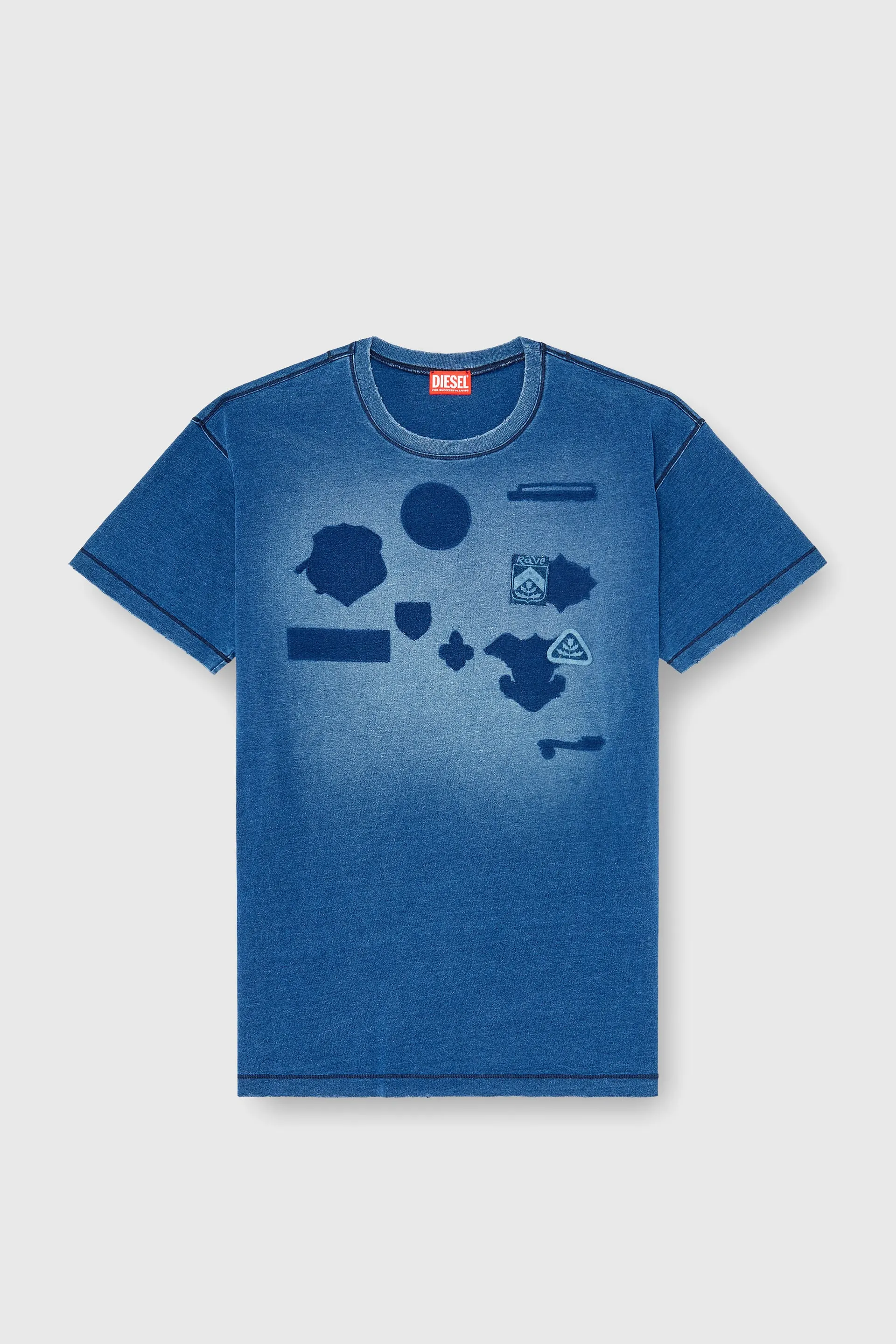 T-shirt with shadow-effect patches
