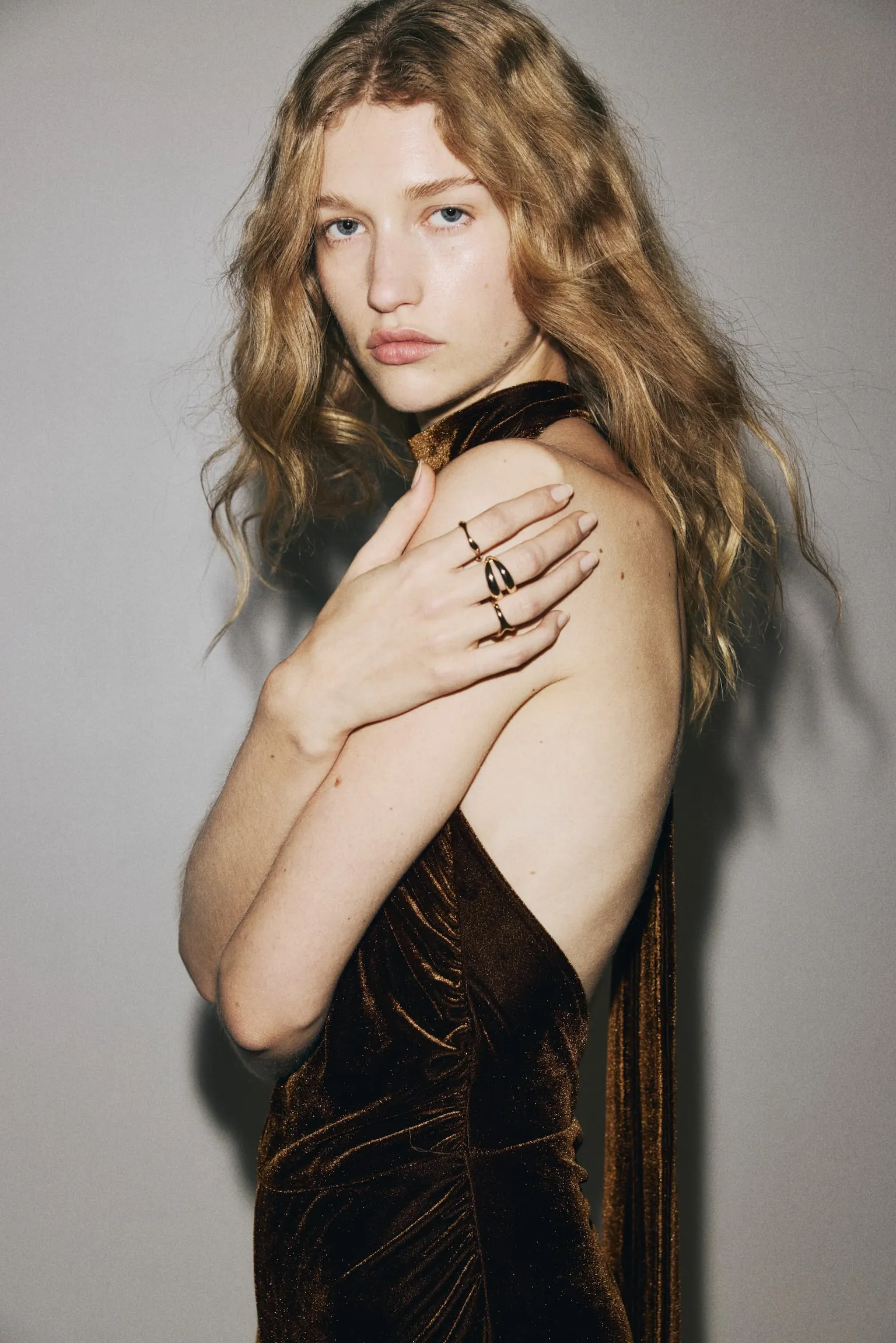 Jumpsuit i velur med halterneck