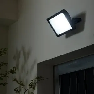 Proyector LED exterior INSPIRE Wilets rectangular luz fría 6500K 50W 5500 lm IP65 resistente a la lluvia y al polvo