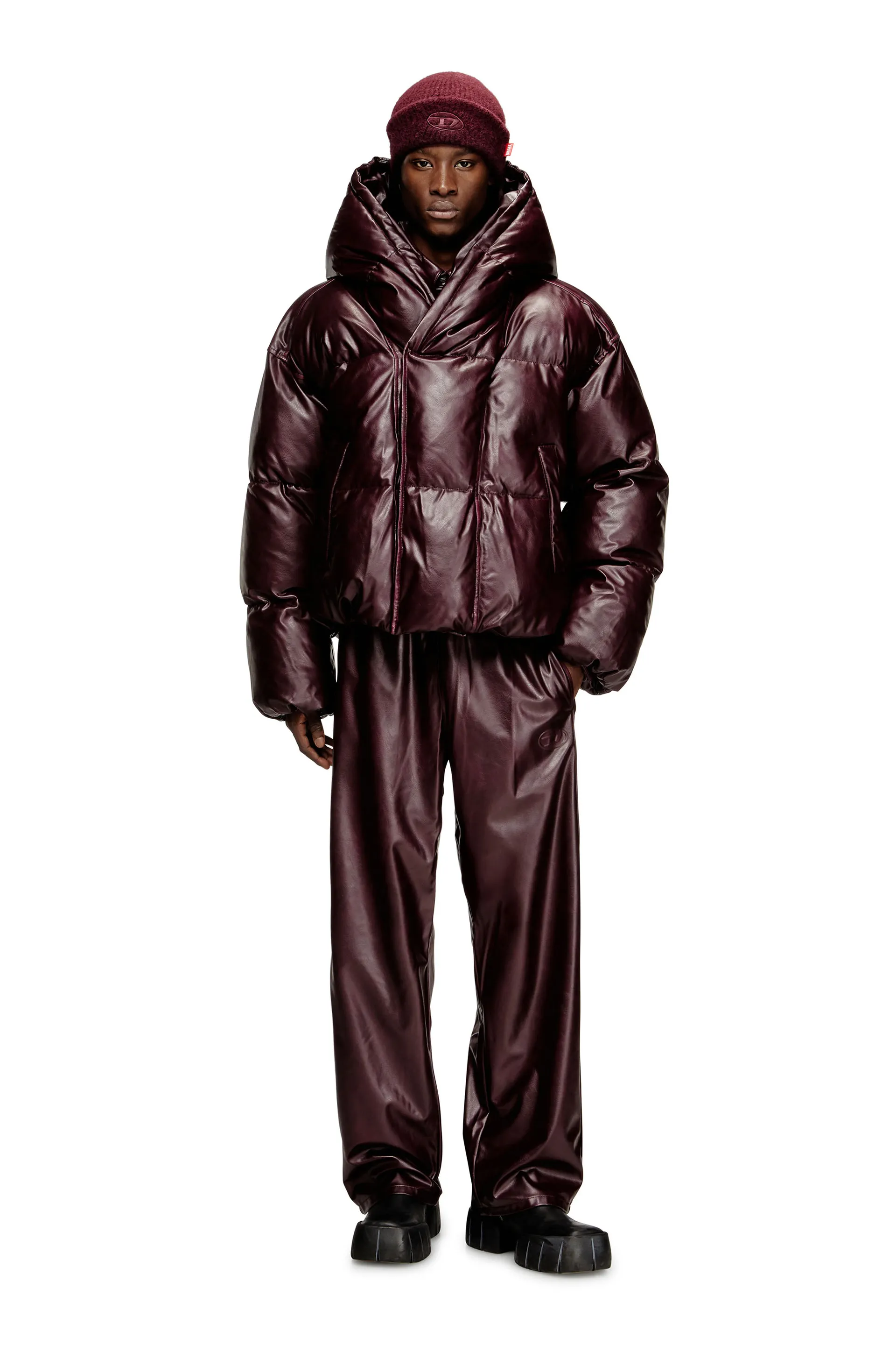 Hooded puffer jacket in burgundy