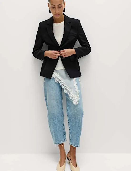 Blazer mit eng anliegendem Bund in schlankem Schnitt