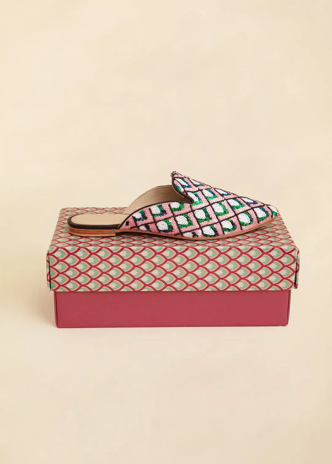 Paljettbroderade mules