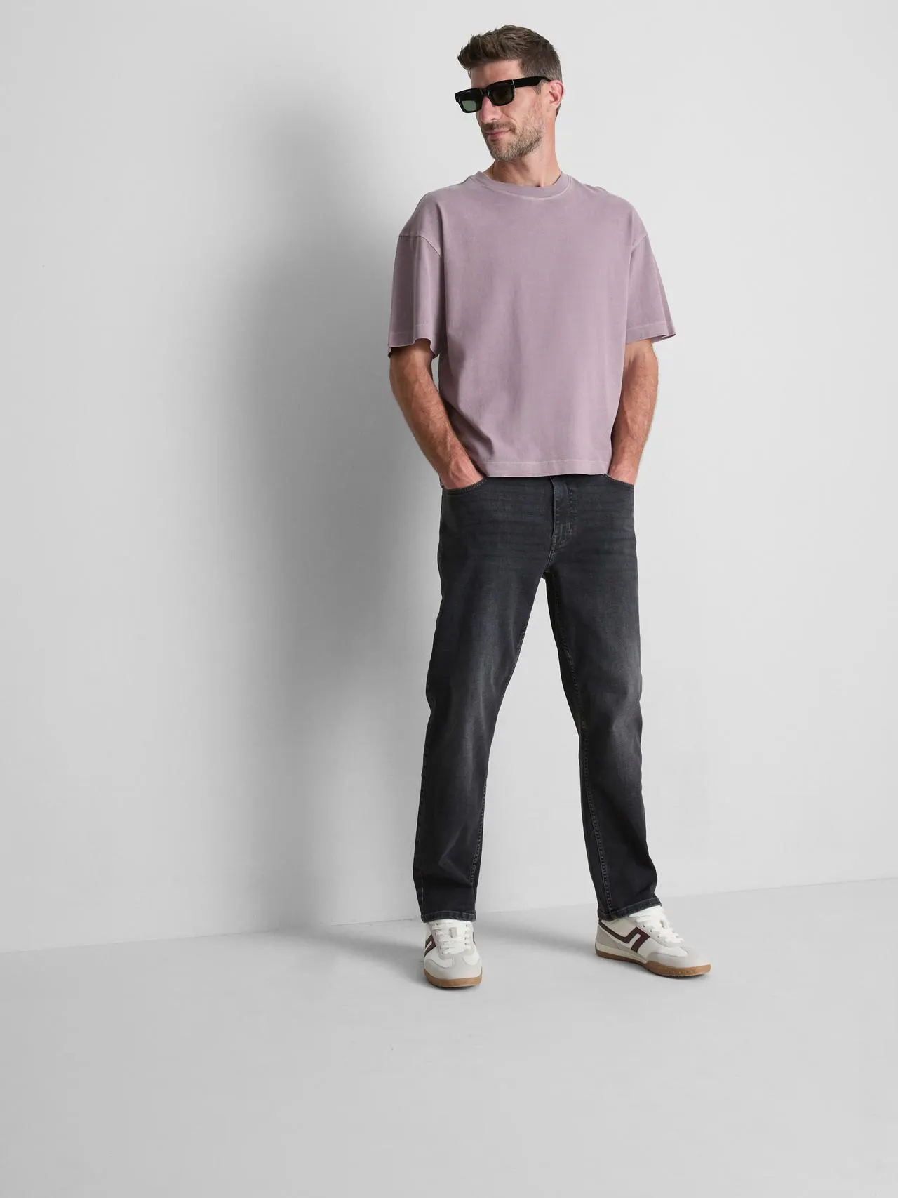Jean droit stretch à taille mi–haute