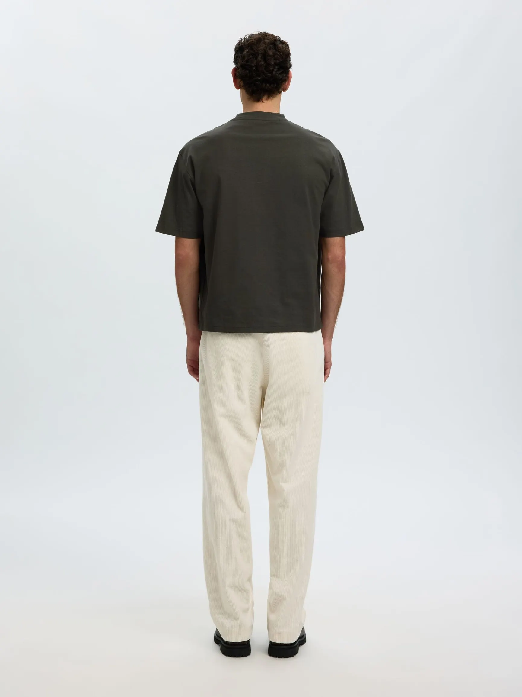 RELAXED FIT T-SKJORTE