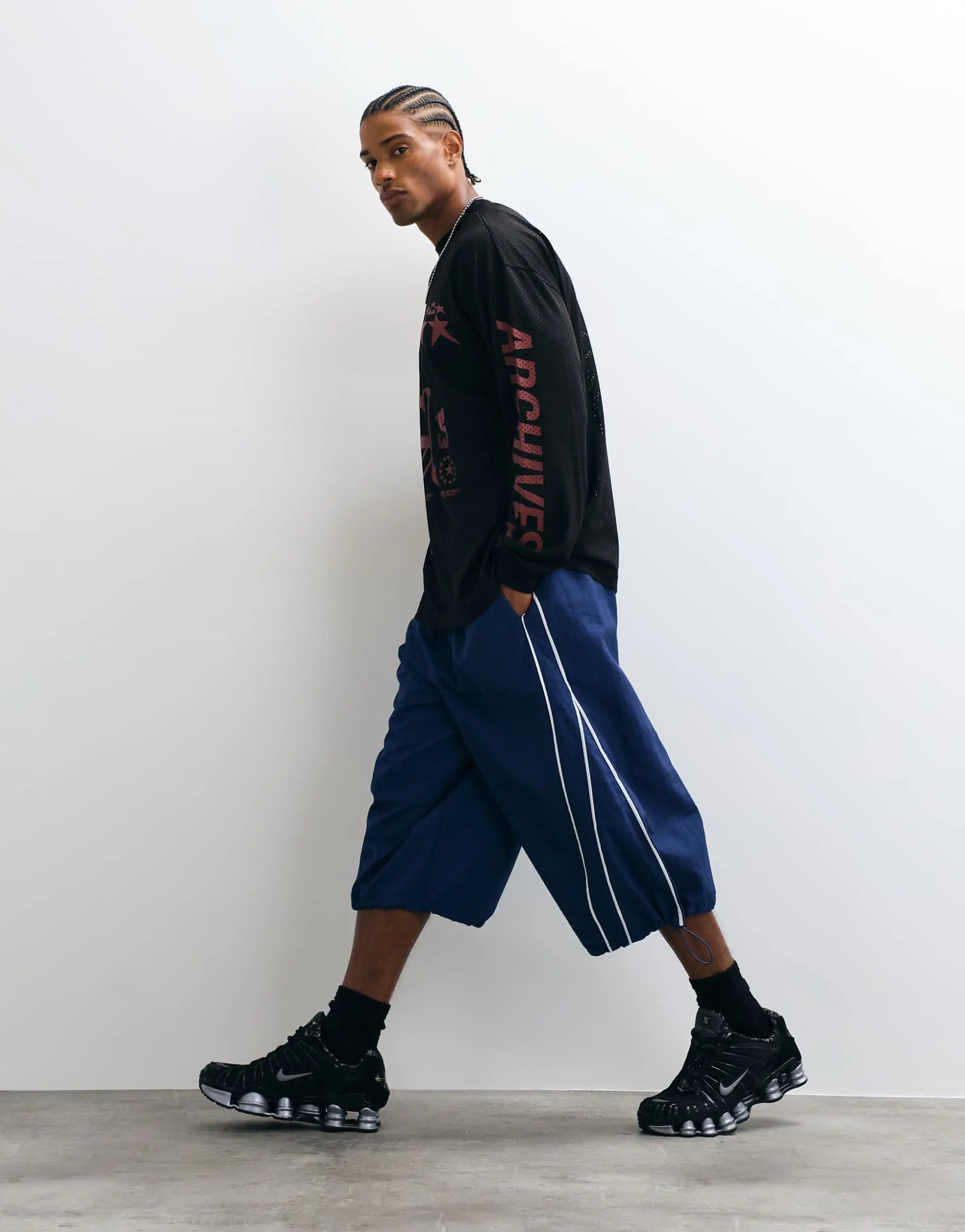 COLLUSION 3/4 length baggy short in navy