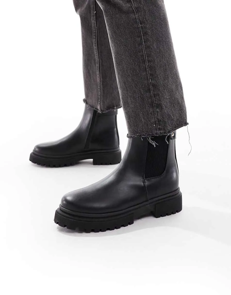 New Look chunky zip up chelsea ankle boot in black