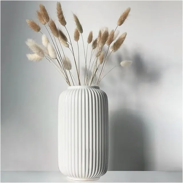 Jarrón de plástico blanco acanalado de 20 cm de altura para hierba de la Pampa, jarrón decorativo para centro de mesa.