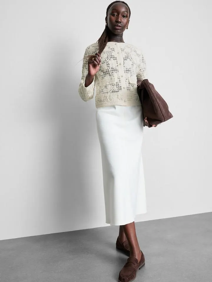 Gilet en crochet à motif floral