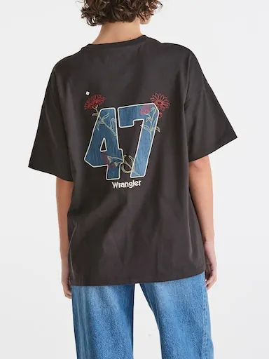 Wrangler Team 47 Boxy Slouch Tee In Worn Black
