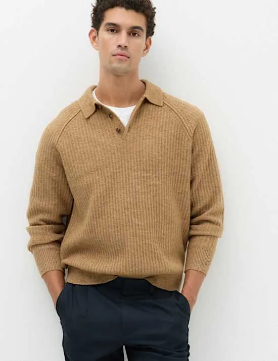 Geripptes Strick-Poloshirt mit Knopfverschluss