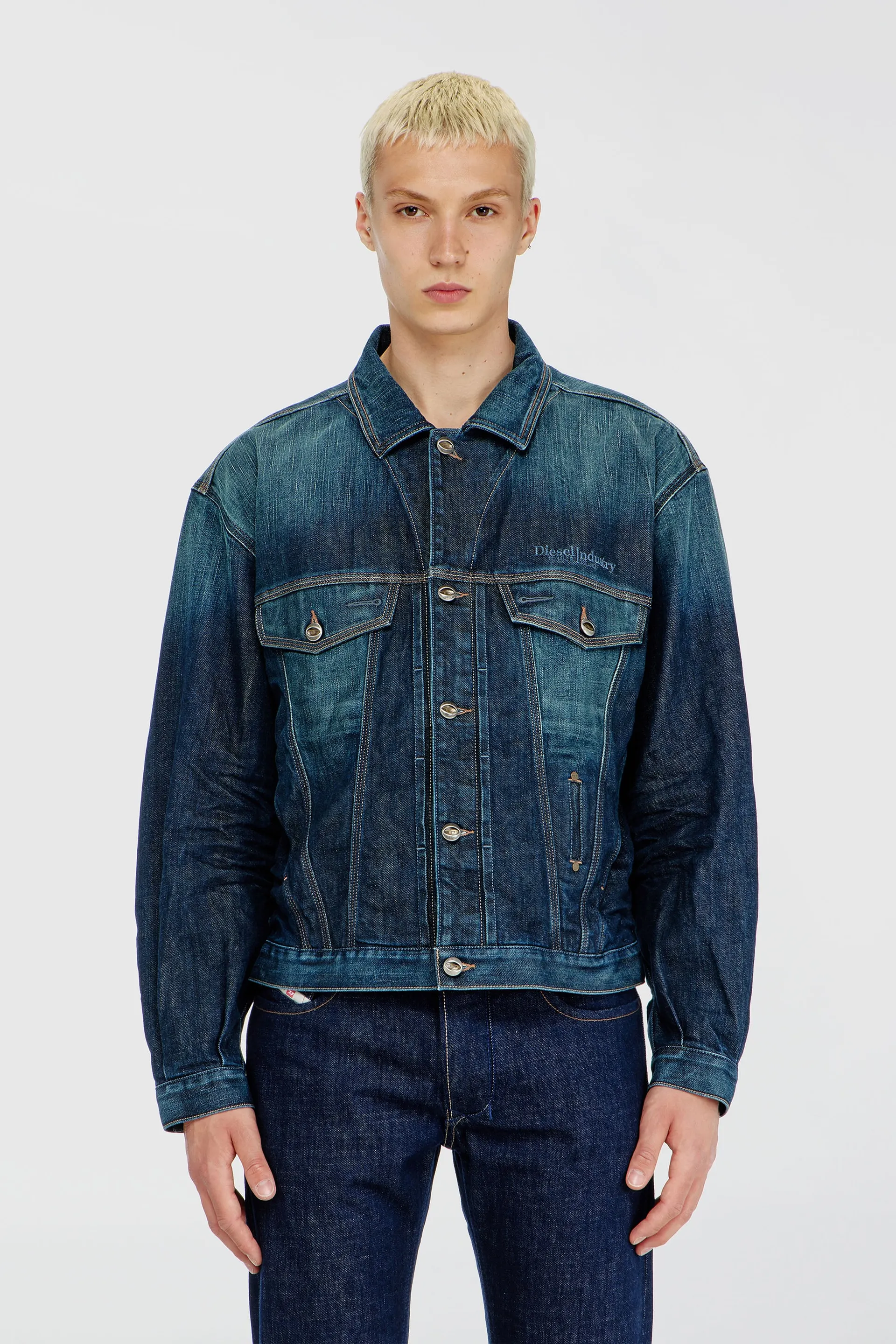 Trucker jacket in selvedge denim