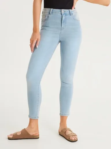 Harper Highrise Cropped Jean