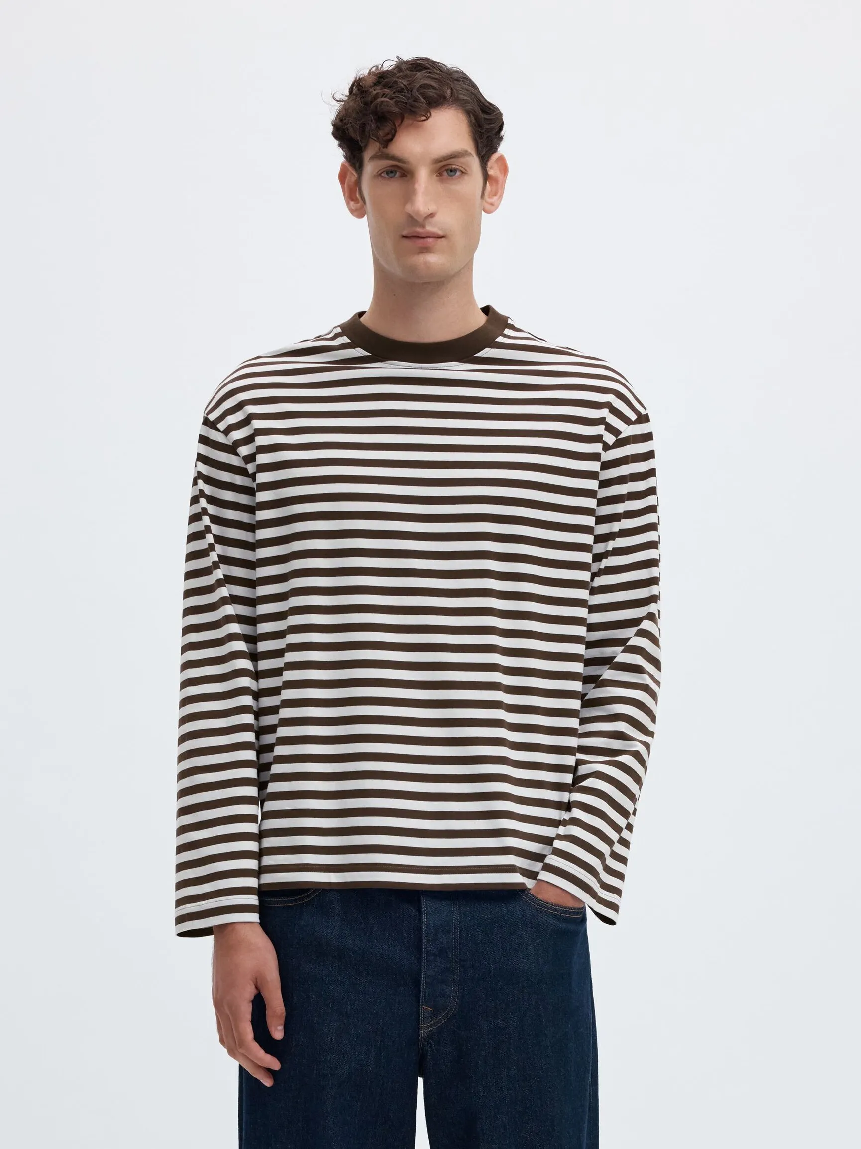 RELAXED FIT LANGERMET T-SKJORTE