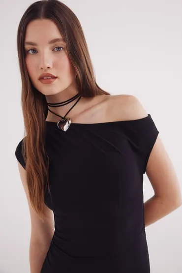 Vestido midi escote asimétrico