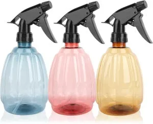 3 pezzi da 500 ml Flaconi spray in plastica, spray riutilizzabile, flacone spray per acqua, flaconi con pompa vuoti per pulizia