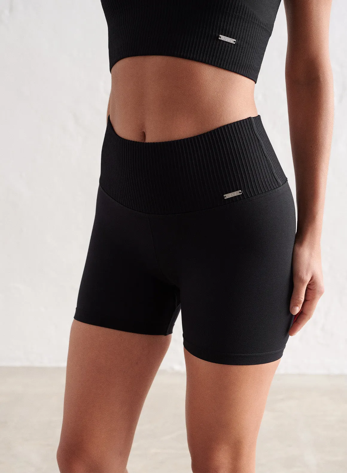 Black Limitless Seamless Midi Biker Shorts