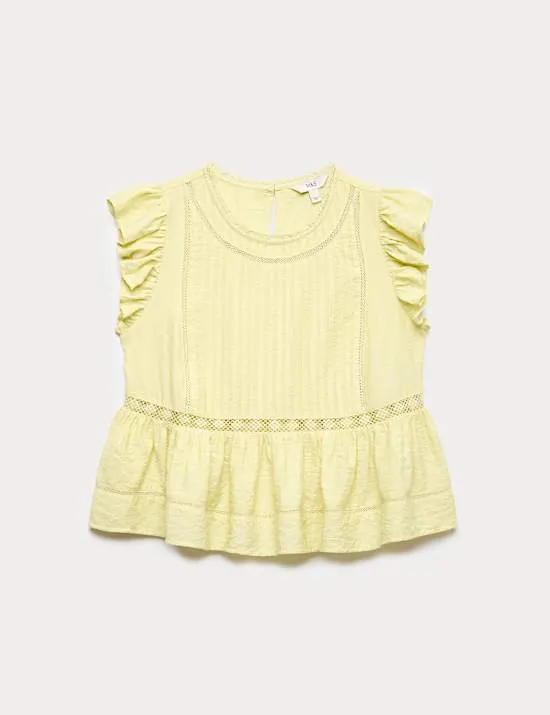 Oberteil mit Rüschen und Spitzeneinsatz