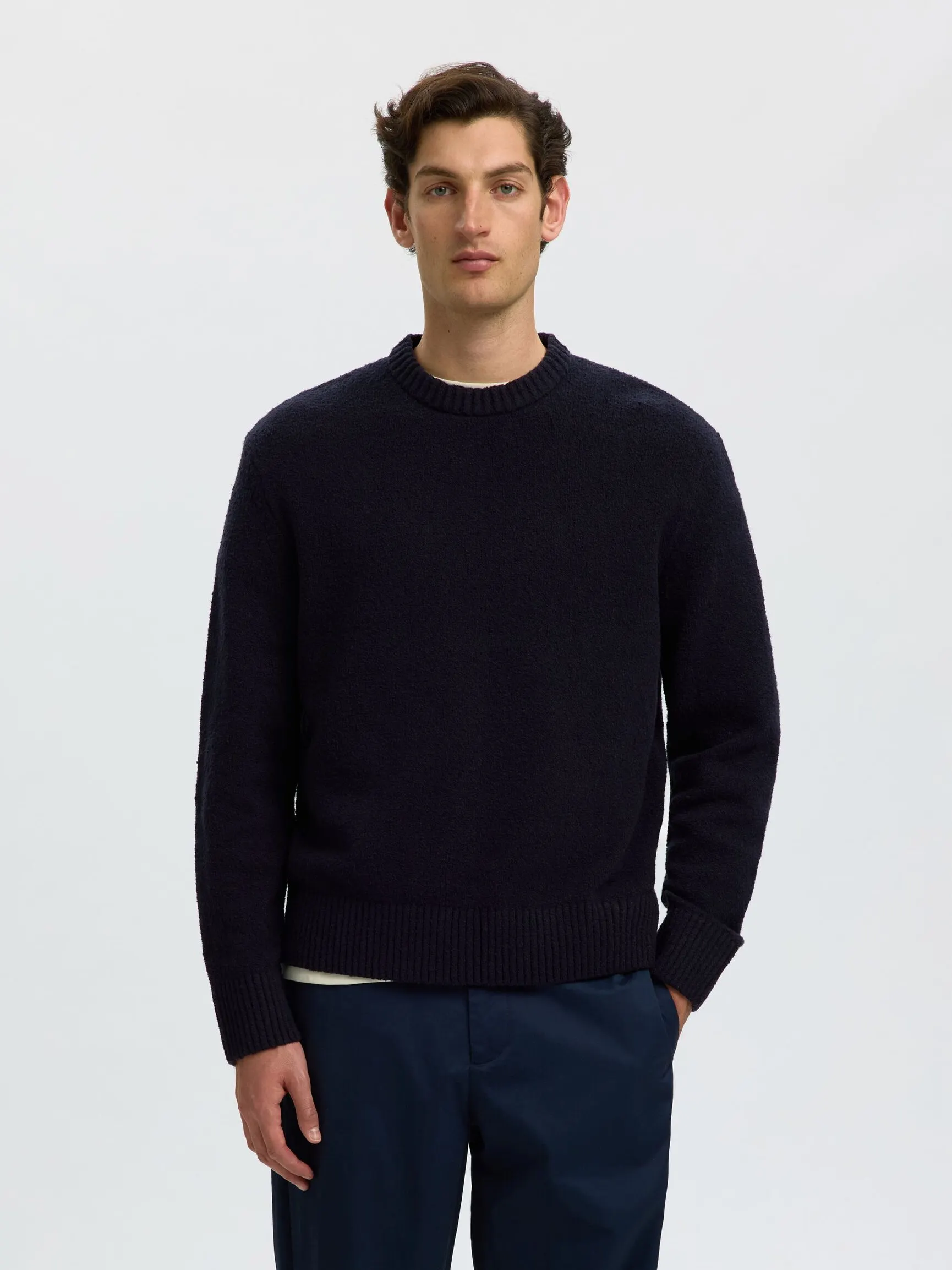RELAXED FIT STRIKKET PULLOVER
