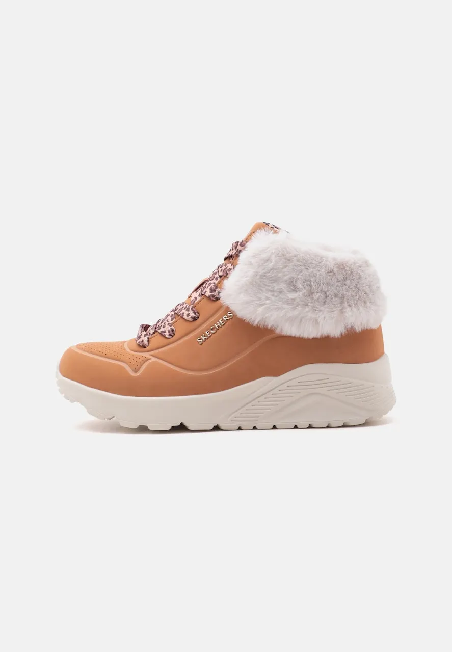 SKECHERS