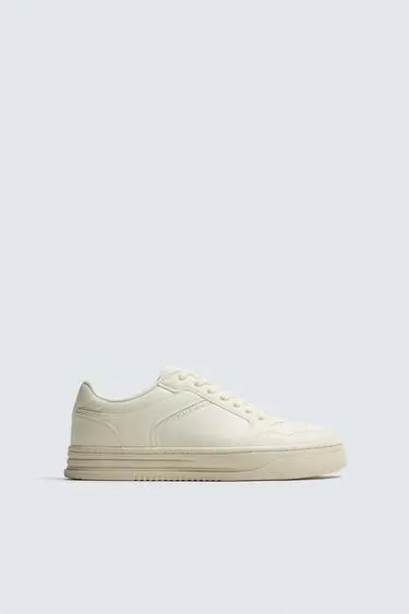 RETRO STYLE TRAINERS