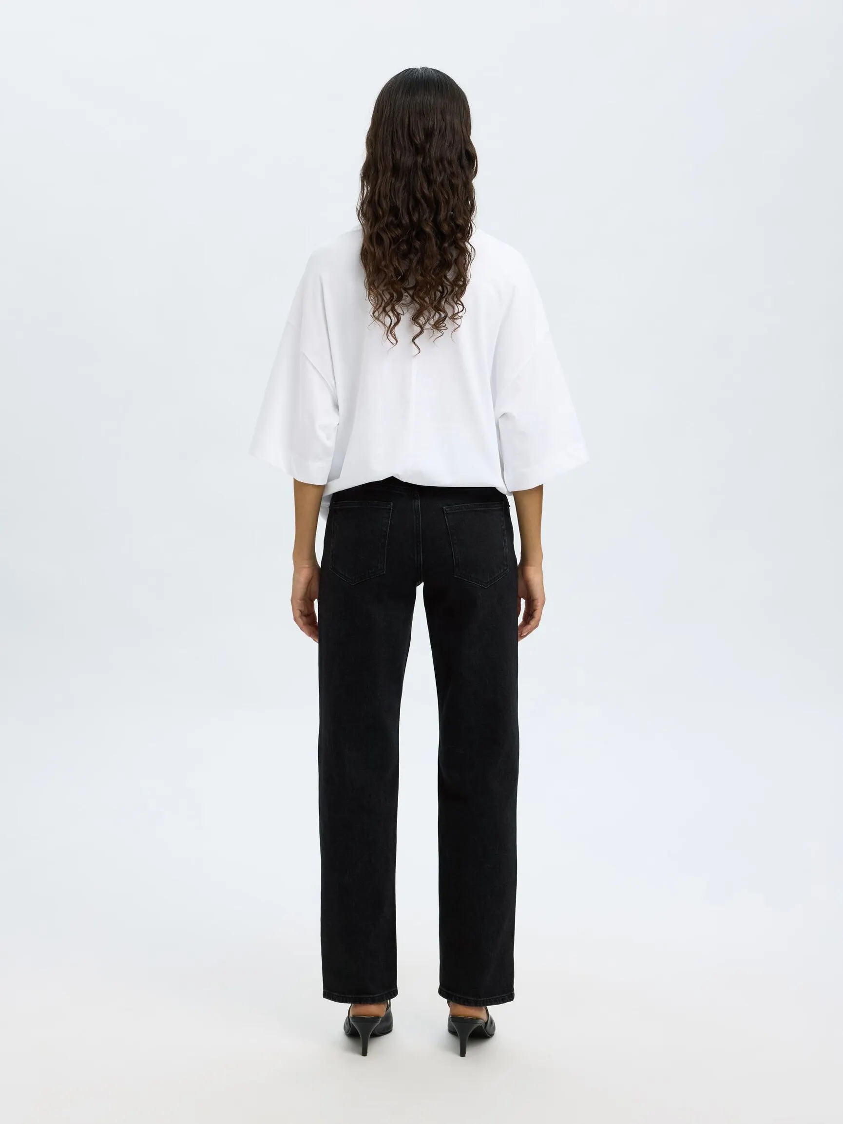 MID WAIST STRAIGHT FIT JEANS