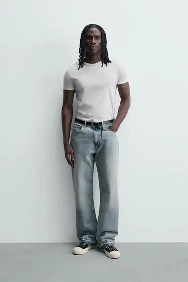 LOOSE FIT JEANS