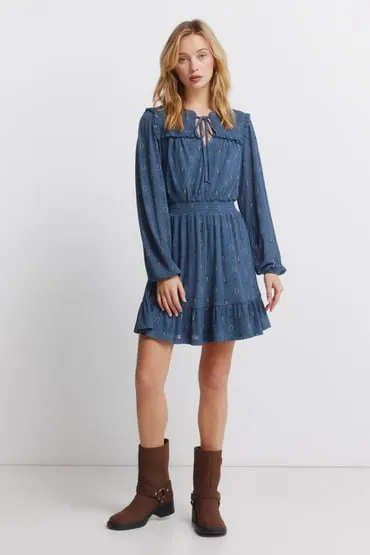 Vestido corto de manga larga volantes