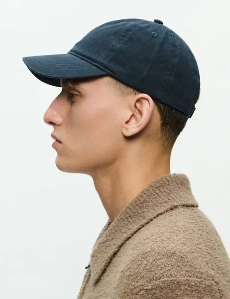 WWW.W.Cap Salute